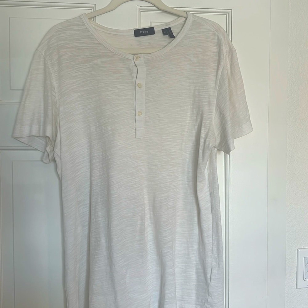 Theory button T Shirt (color: White size: Medium)